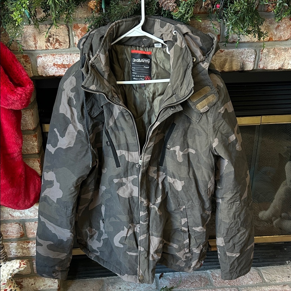 3rd & Army Camo Hoodie Parka Quilted Lined Zip Up Winter Jacket Men’s Size L
